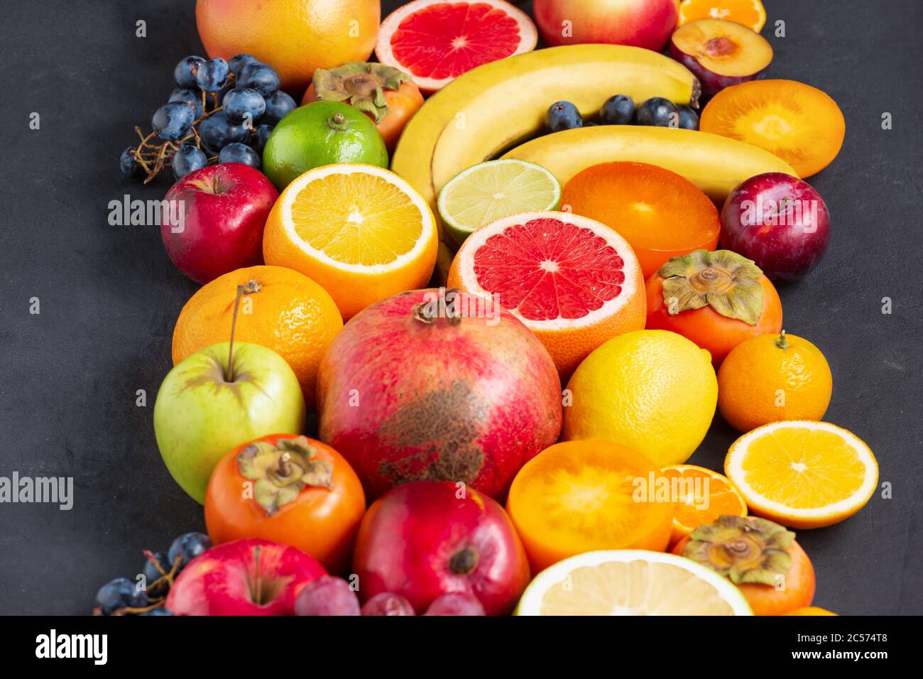 Assortimento di frutta esotica. Background concetto di cibo sano. Primo piano Foto Stock
