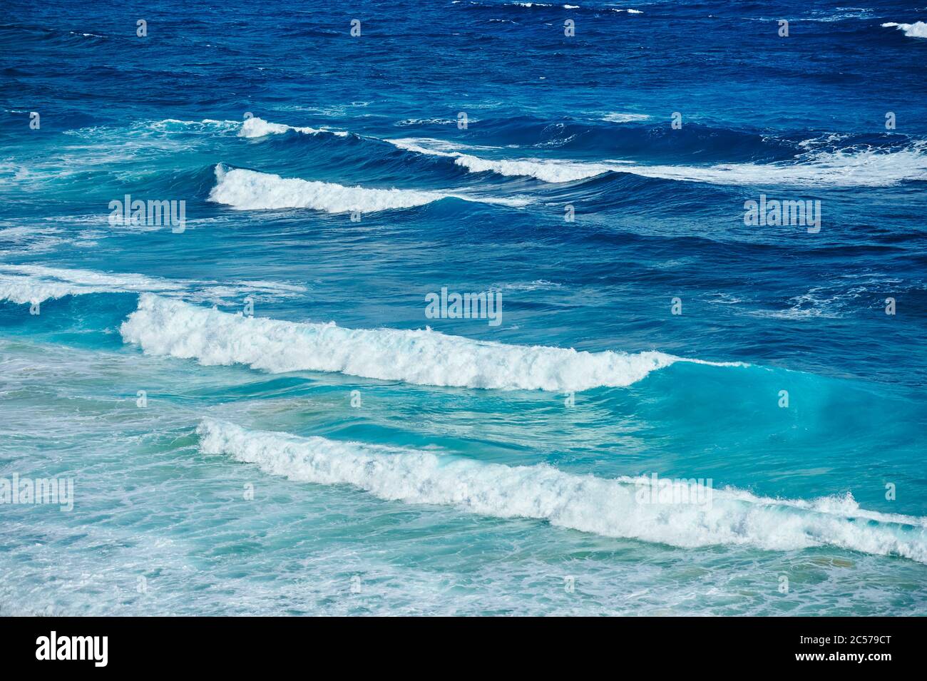 Onde nell'Oceano Atlantico a Makapu?u Beach, Isola Hawaiiana di Oahu, Oahu, Hawaii, Aloha state, Stati Uniti Foto Stock