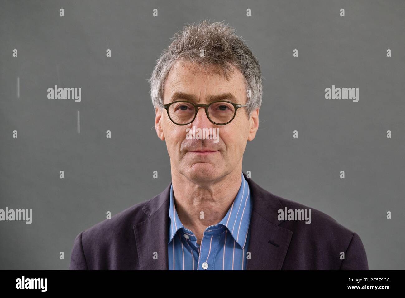 Il giornalista e autore britannico Ian Black partecipa a una fotocellula durante l'annuale Edinburgh International Book Festival 2018 Foto Stock