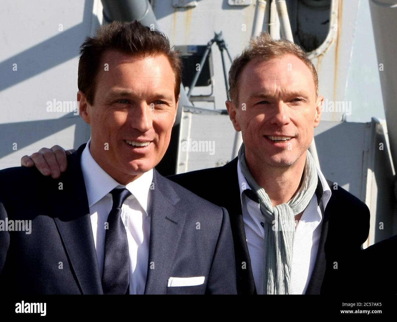 Spandau Ballet fotocellula su HMS Belfast, Londra 25 marzo 2009: Martin Kemp (a sinistra) e Gary Kemp Foto Stock