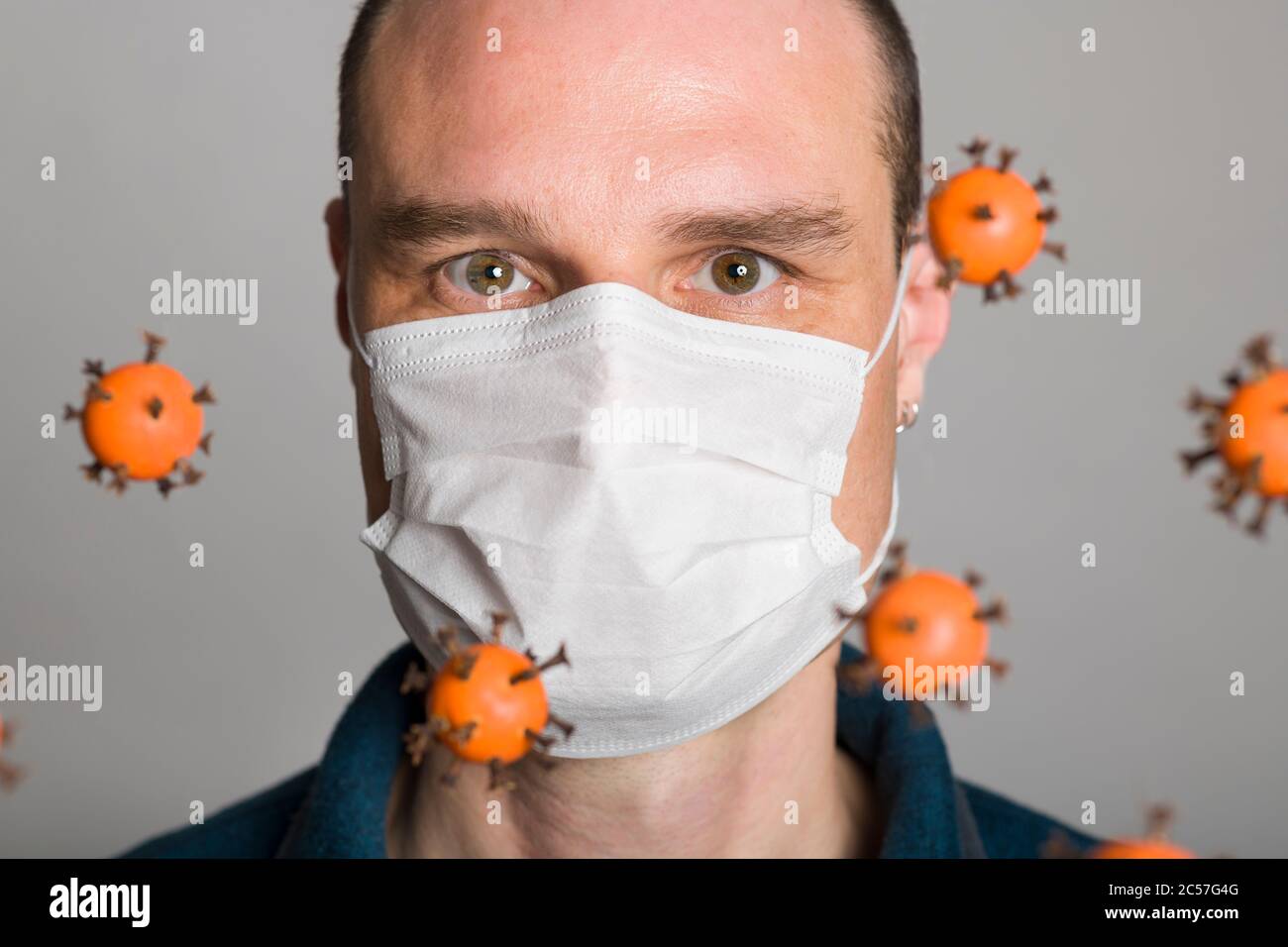 COVID-19, protezione della bocca, protezione delle vie respiratorie Foto Stock