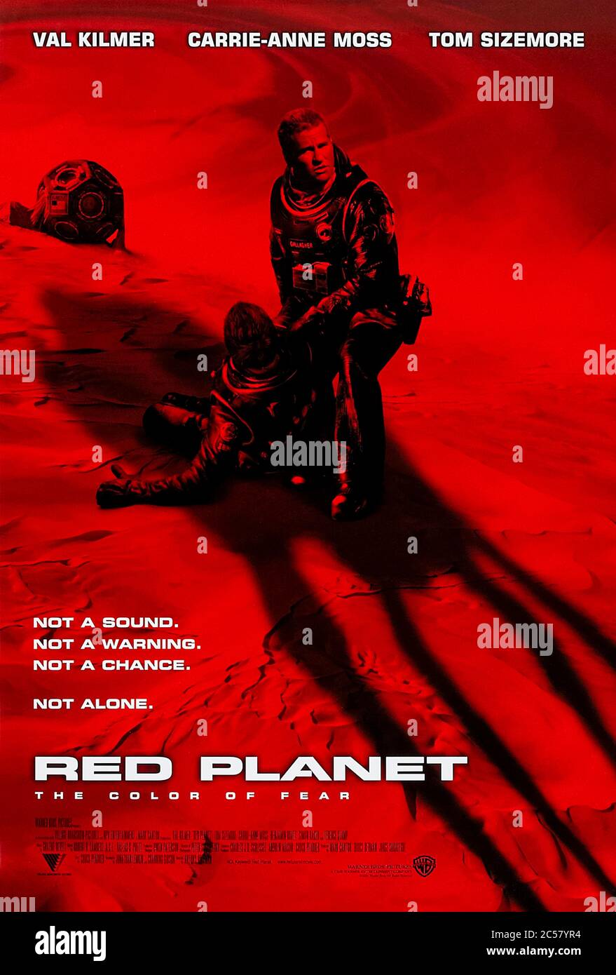 Red Planet (2000) diretto da Antony Hoffman e con la partecipazione di Val Kilmer, Carrie-Anne Moss, Tom Sizemore e Terence Stamp. Nel 2056 gli astronauti cercano su Marte soluzioni per salvare un pianeta in via di estinzione Terra ma trovare i marziani poco amichevoli. Foto Stock