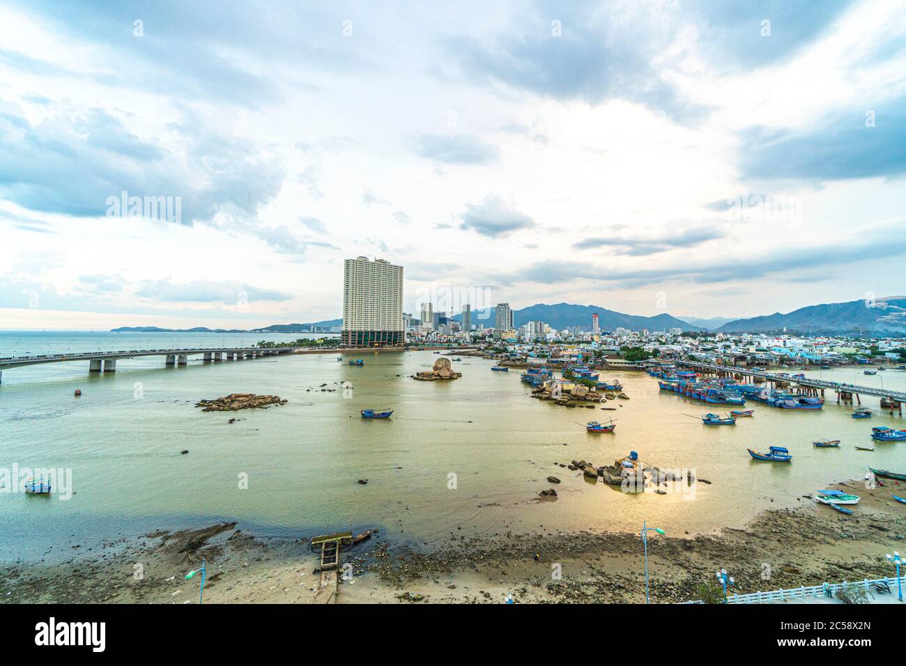 Nha Trang città, ha un ritmo di vita vivace Foto Stock