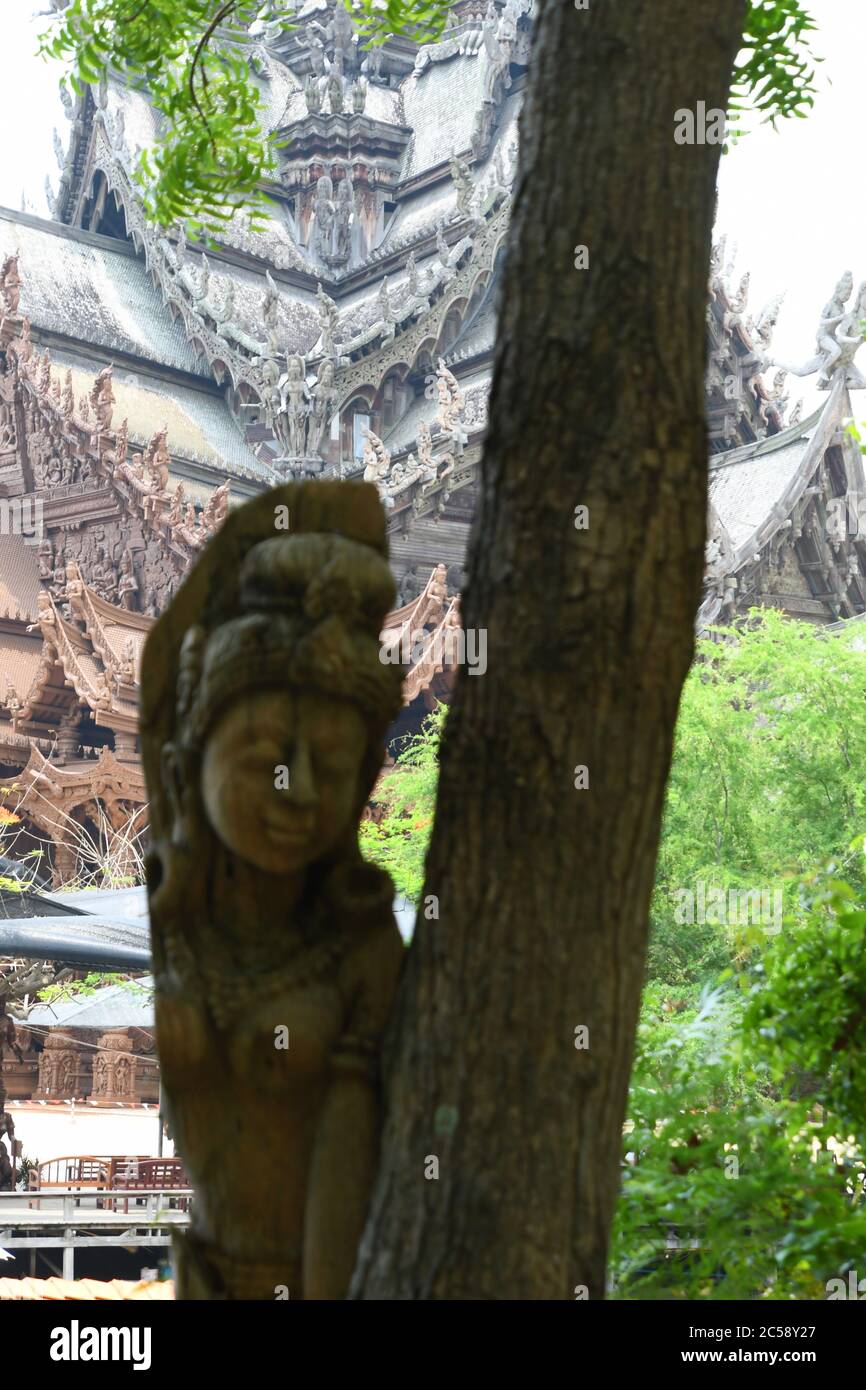 Esterno ed entrata al Santuario della verità a Pattaya, Thailandia Foto Stock