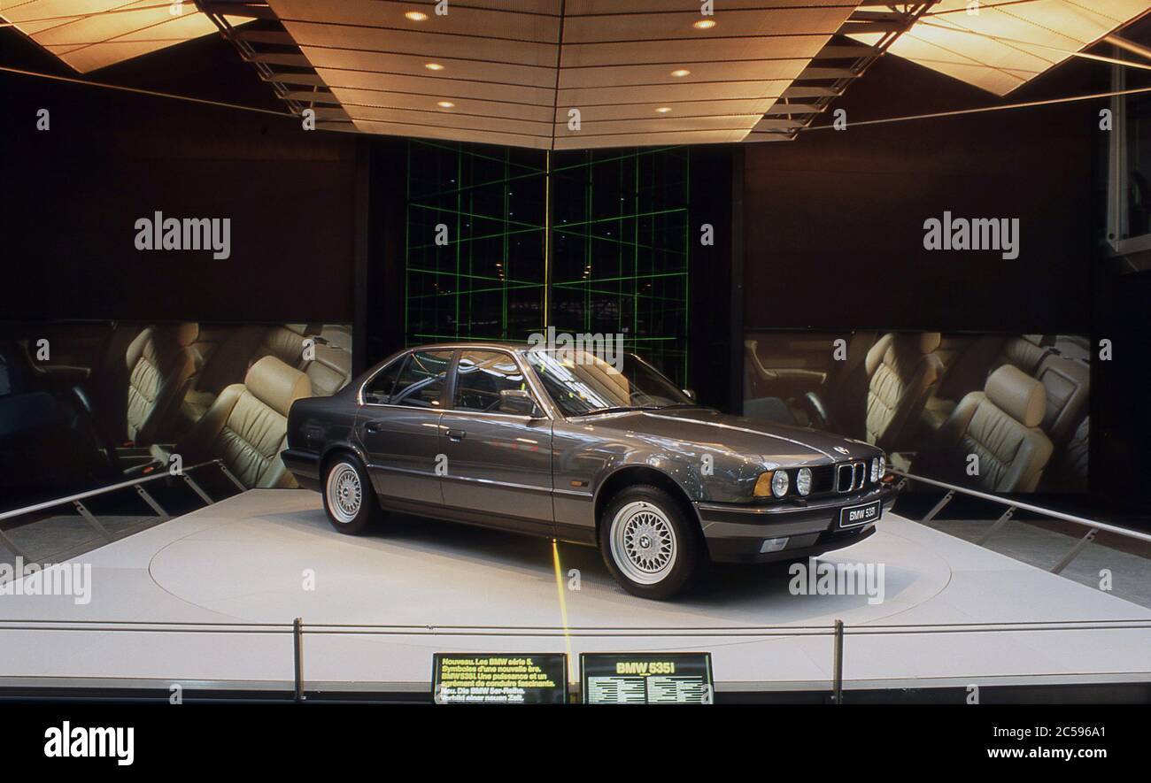 BMW 535i al Salone dell'automobile di Ginevra 1988 Foto Stock