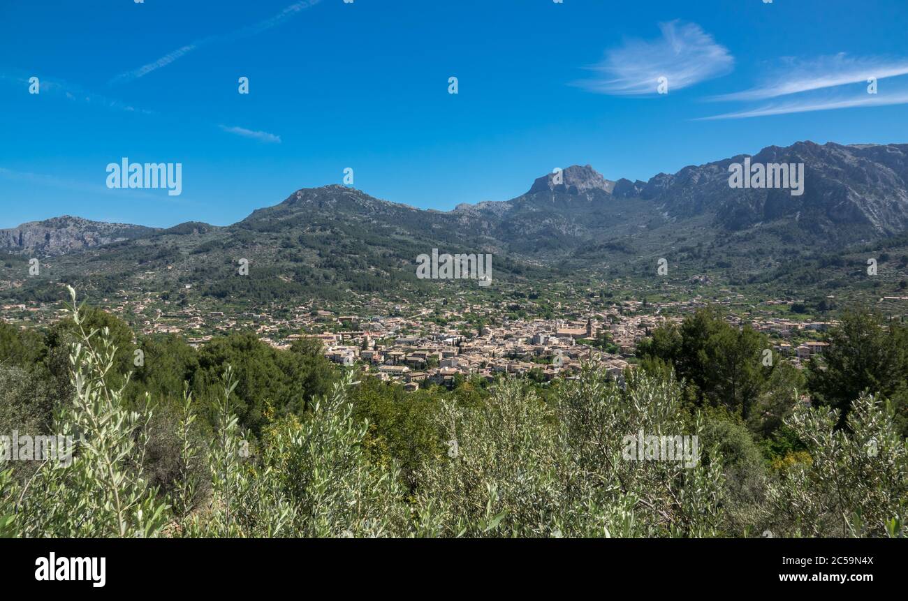 Soller Maiorca vista aerea dalle montagne, Maiorca isola, Baleari, Spagna paesaggio Foto Stock