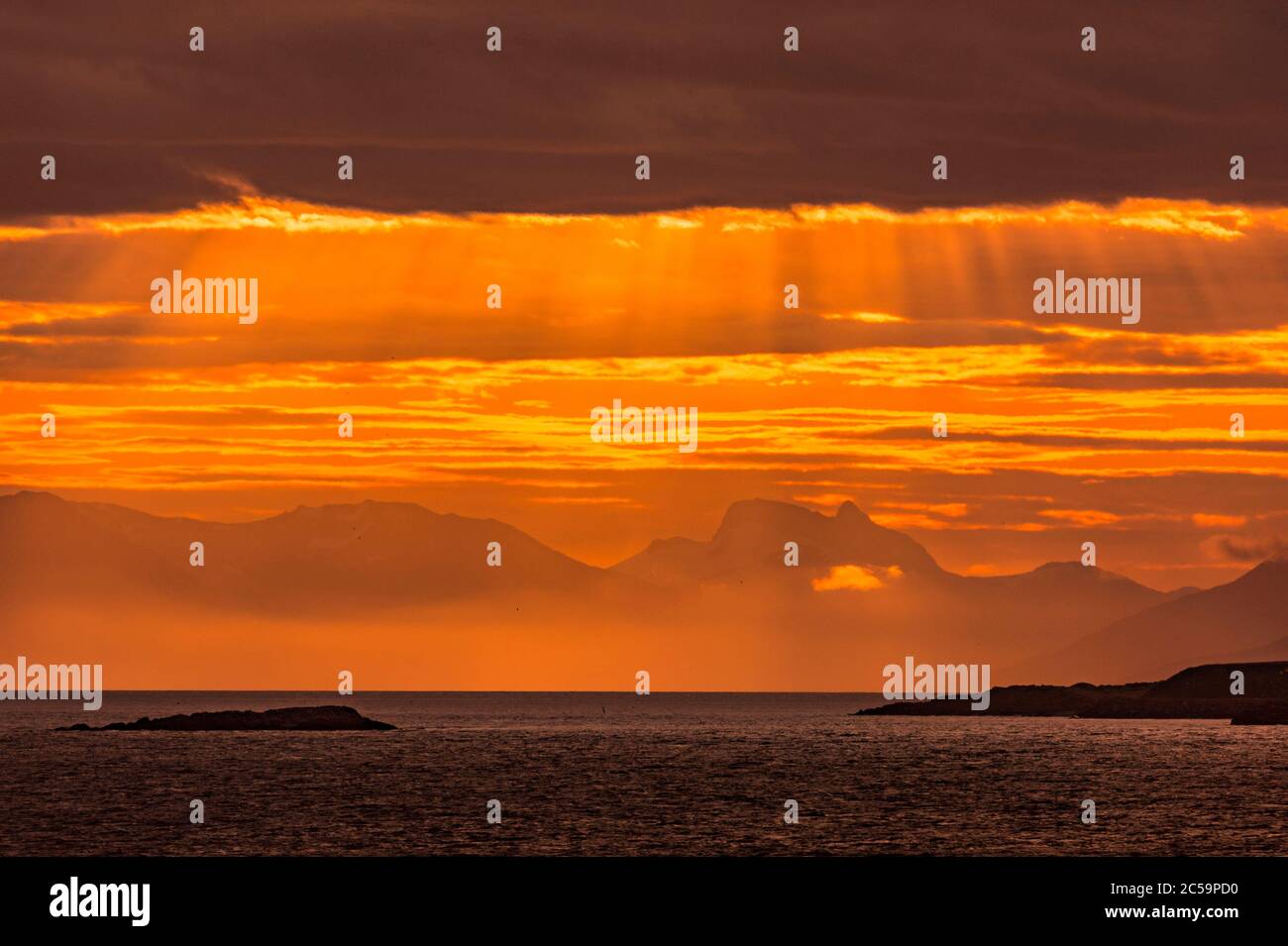 Argentina, Patagonia, provincia Tierra del Fuego, Ushuaia, tramonto nel canale di Beagle da Ushuaia Foto Stock