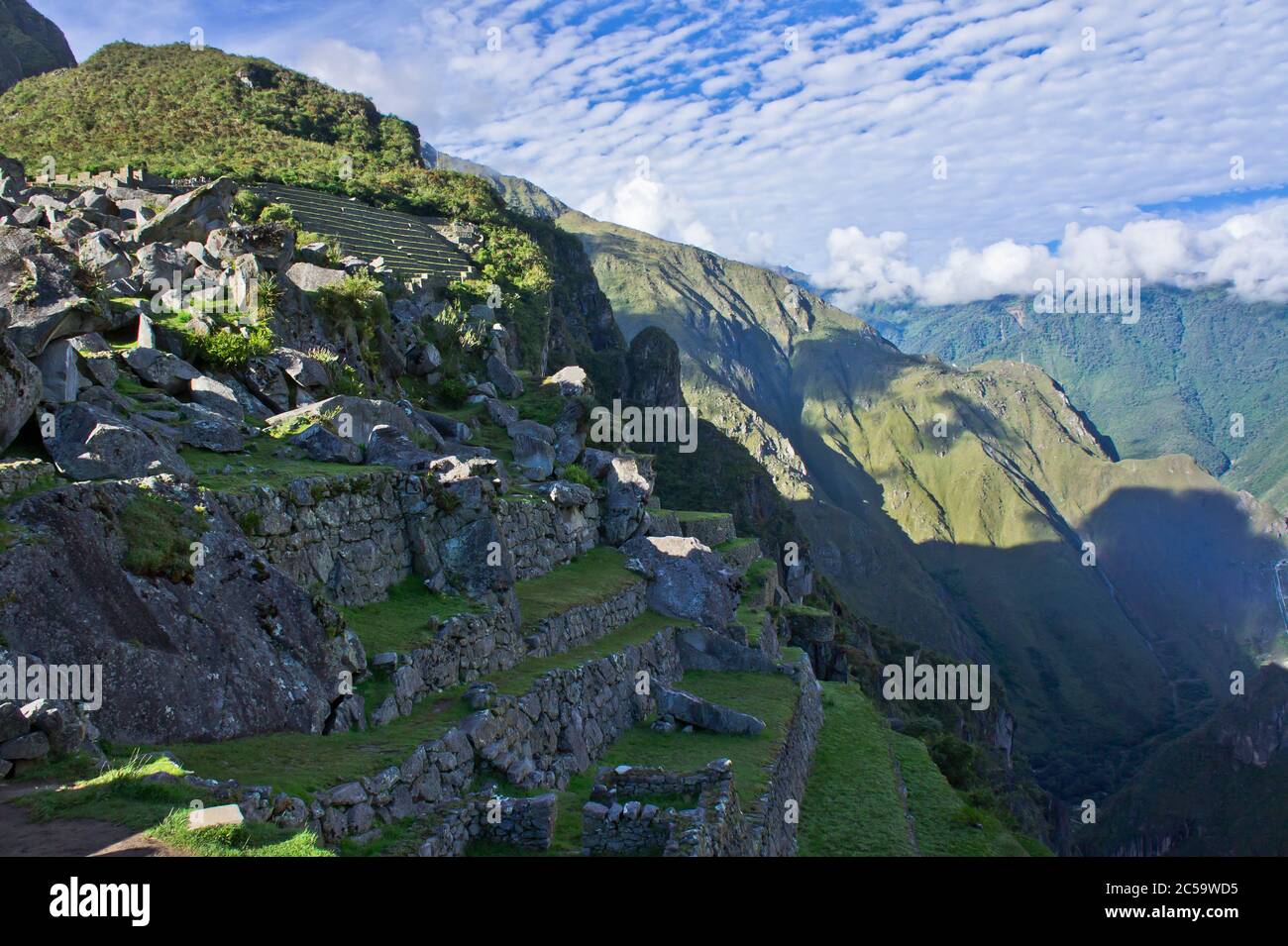 Santuario storico di Machu Picchu, giorno di sole, Cuzco, Valle Sacra, Perù Foto Stock