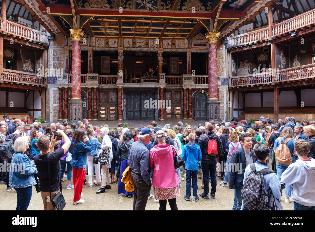 Il Globe Theatre di Londra, una fedele riproduzione del luogo originale dove Shakespeare ha presentato le sue opere Foto Stock