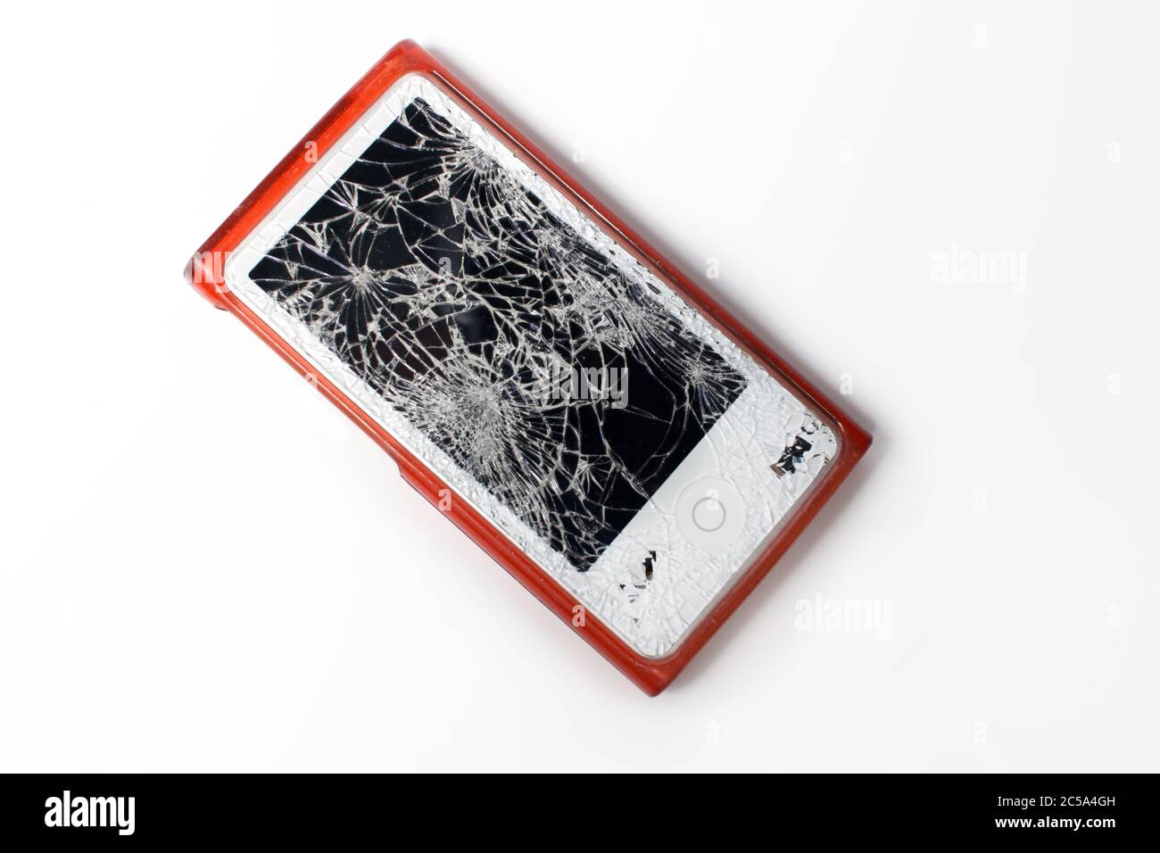 Closeup di un lettore mp3 rotto con uno schermo di vetro frantumato. Spero che tu sia assicurato. Foto Stock Closeup di un lettore mp3 rotto con uno schermo di vetro frantumato. Spero che tu sia assicurato. Foto Stock