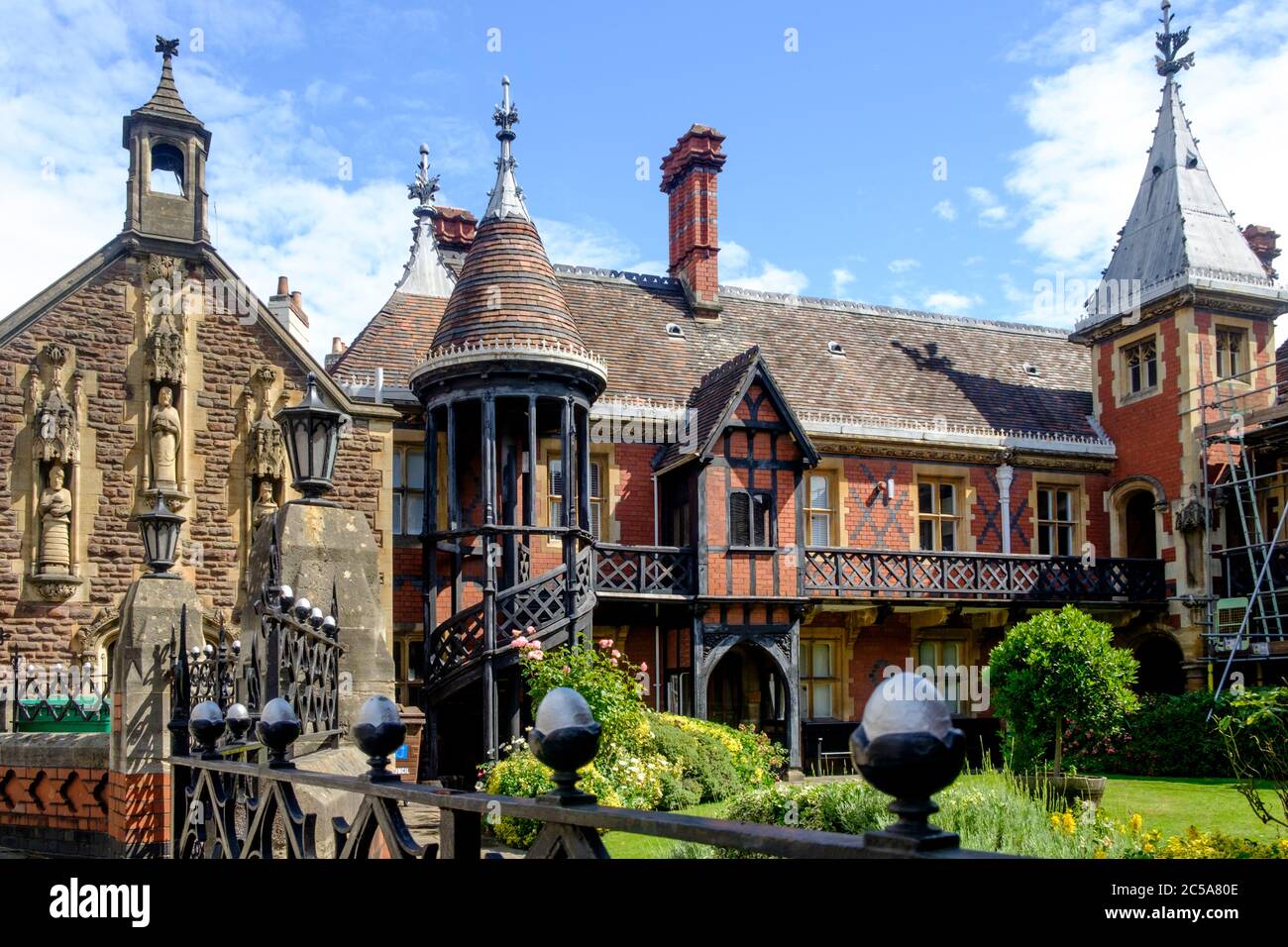 Intorno alla città di Bristol, Regno Unito. Le John Foster Allmshouses. FPounded nel 1483 Foto Stock