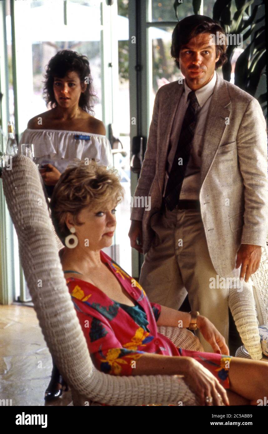 Attori Harry Hamlin e Anne Francis filmando una scena dal film Laguna Heat Foto Stock