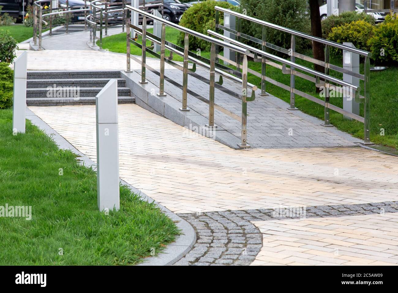 Rampa disabile immagini e fotografie stock ad alta risoluzione - Alamy