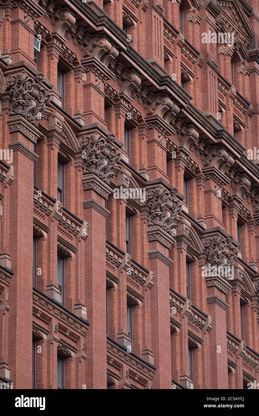 Edificio in mattoni rossi a New York, Stati Uniti Foto Stock