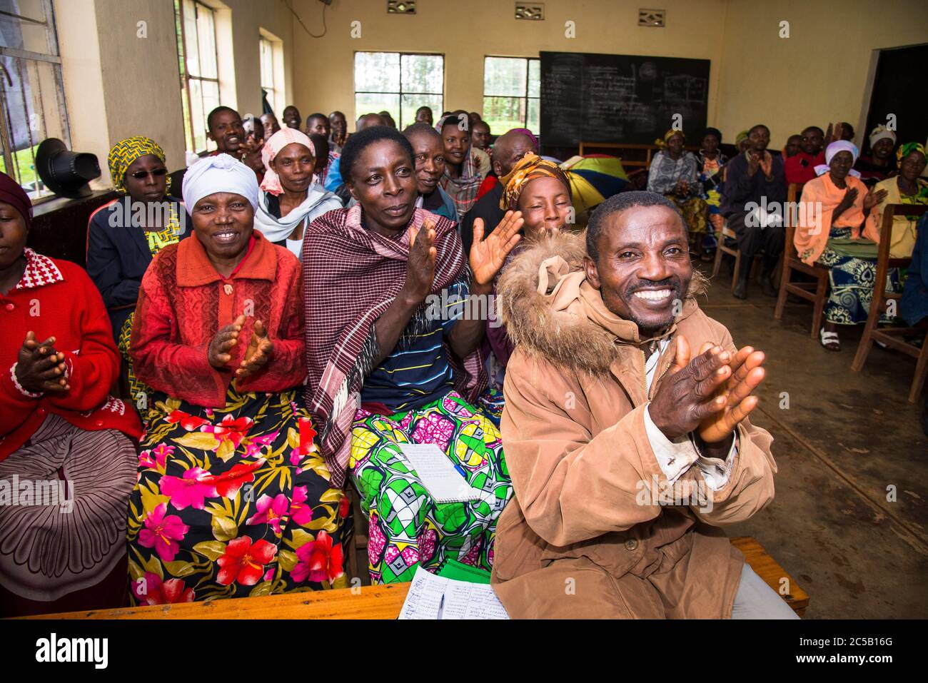 Visita alla cooperativa di caffè Gashonga nella regione del lago Kivu in Ruanda Foto Stock