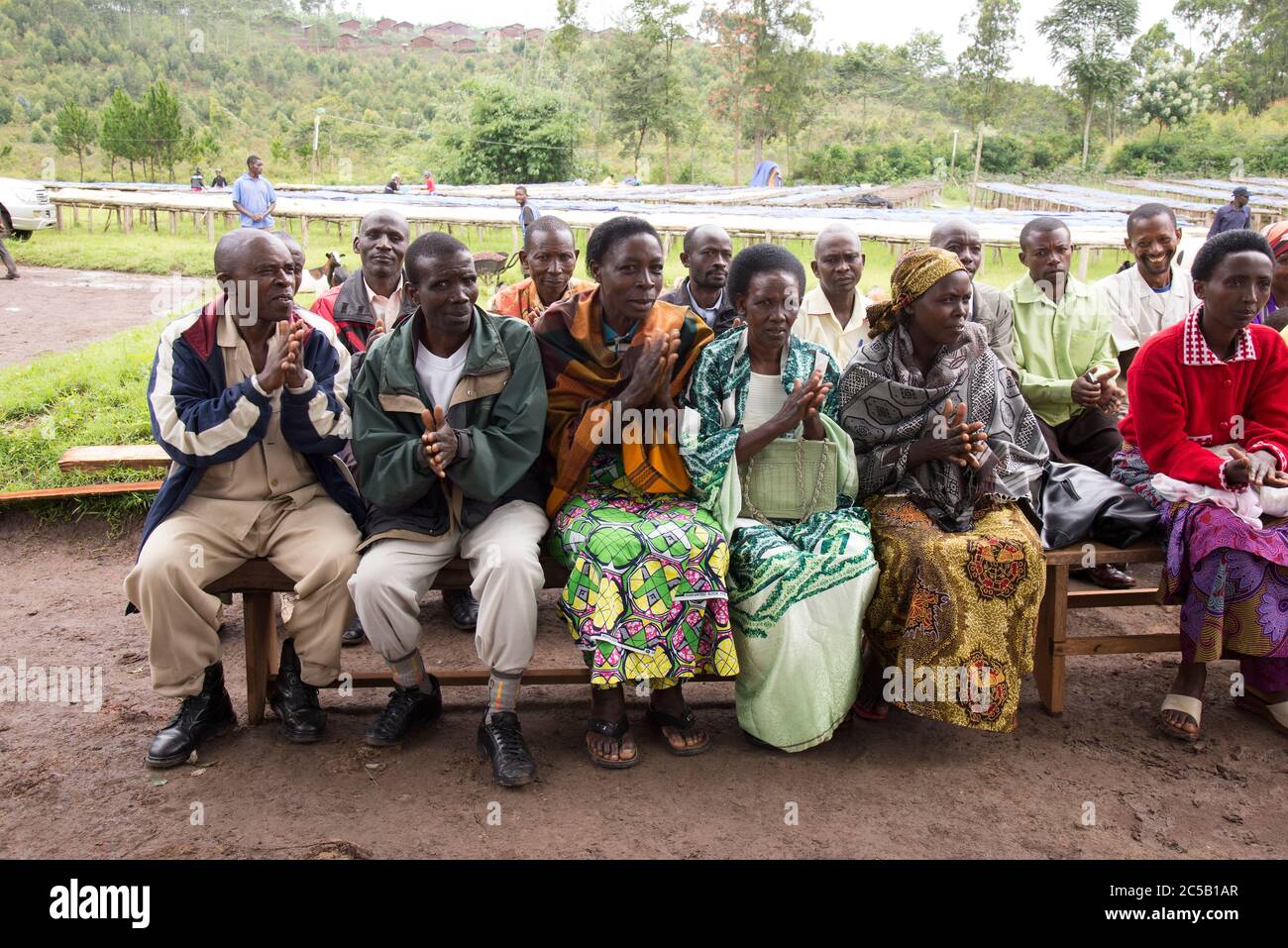 Visita alla cooperativa di caffè Gashonga nella regione del lago Kivu in Ruanda Foto Stock
