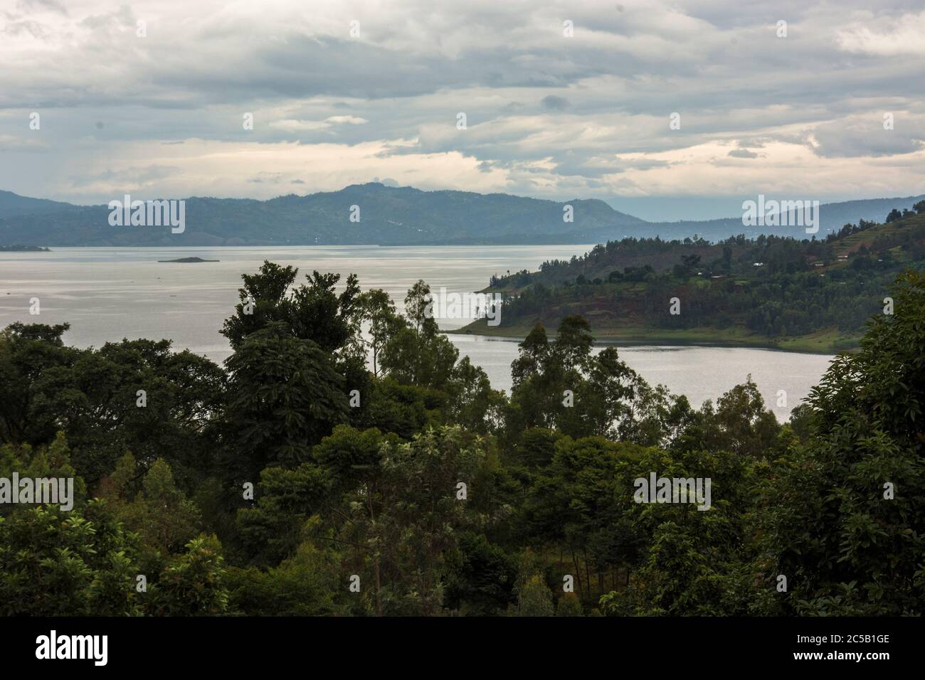 Stazione di lavaggio Kinyaga e visita ai campi agricoli e casa Cyangugu Ruanda Foto Stock