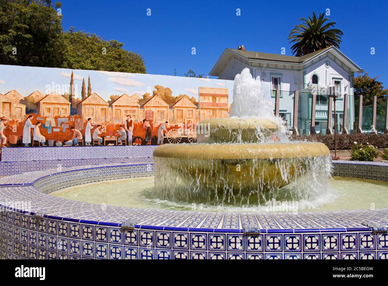 China Alley Memorial, Figuero Plaza, Città di Ventura, Contea di Ventura, California, Stati Uniti Foto Stock