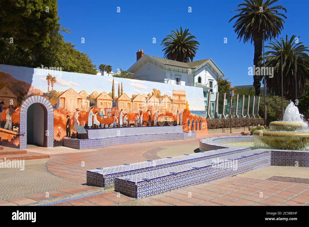 China Alley Memorial, Figuero Plaza, Città di Ventura, Contea di Ventura, California, Stati Uniti Foto Stock