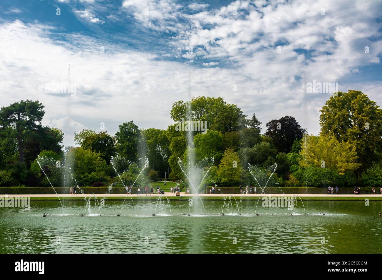 Fontana a specchio nel giardino di Versailles Foto Stock