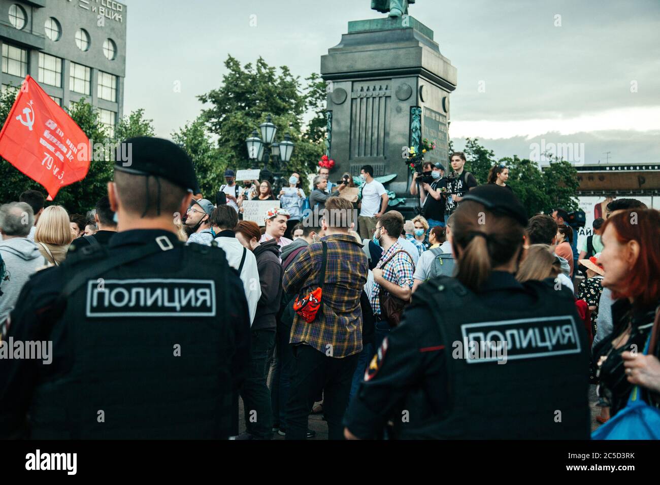 Città di Mosca, Russia - 1 luglio 2020: Protesta contro la riscrittura della costituzione nel centro di Mosca. La gente protesta contro il regime di Putins Foto Stock