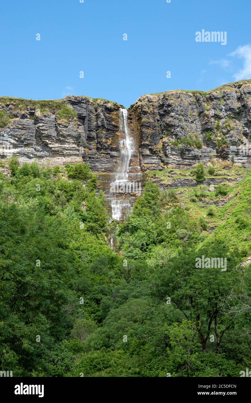 Cascata Devil's Chimney o Sruth in Aghanidh An Aird, la cascata più alta d'Irlanda, Co. Sligo Foto Stock