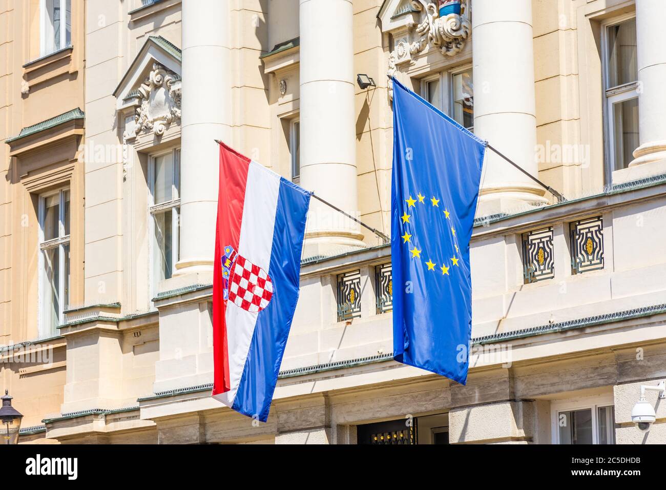 Bandiere croate ed europee a Zagabria Foto Stock