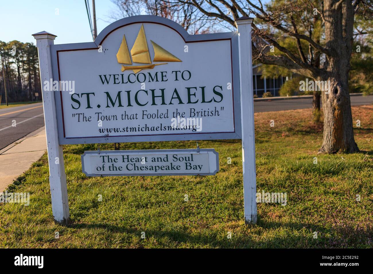 St. Michaels, MD, USA - 30 marzo 2013: Il cartello di benvenuto a St. Michaels, Maryland. Foto Stock