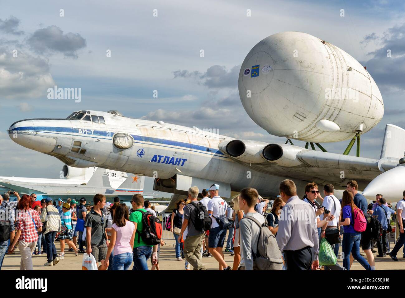 REGIONE DI MOSCA - 28 AGOSTO 2015: L'aereo strategico sovietico Myasishchev VM-T Atlant al Salone Internazionale dell'Aviazione e dello spazio (MAKS) in Foto Stock