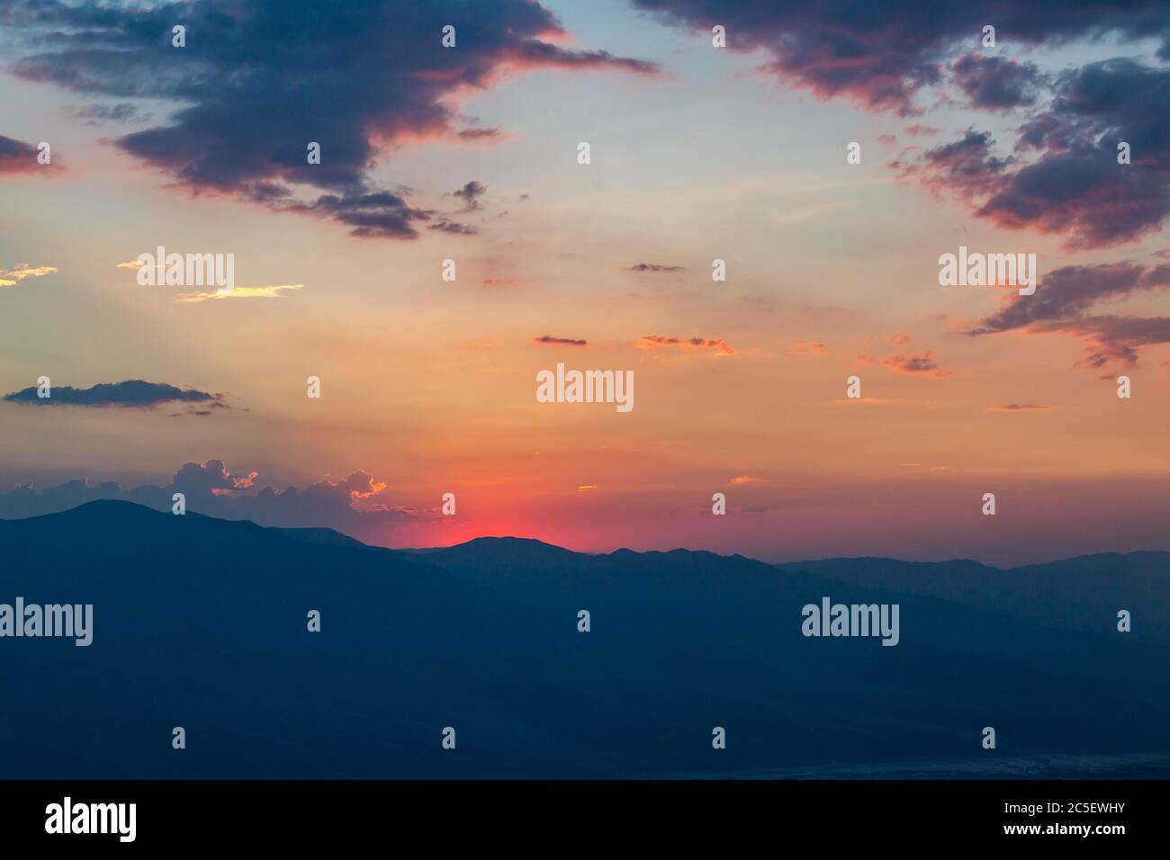 Tramonto sulla Valle della morte, vista dalla vista di Dante Foto Stock