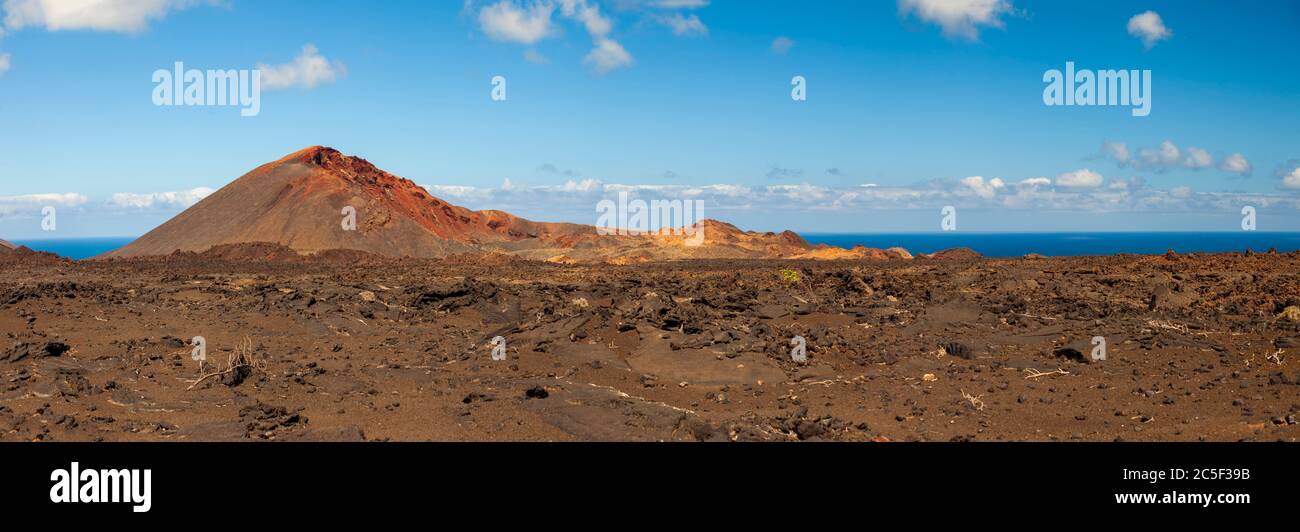 Paesaggio vulcanico dell'isola di Lanzarote, parco nazionale di Timanfaya, Spagna Foto Stock