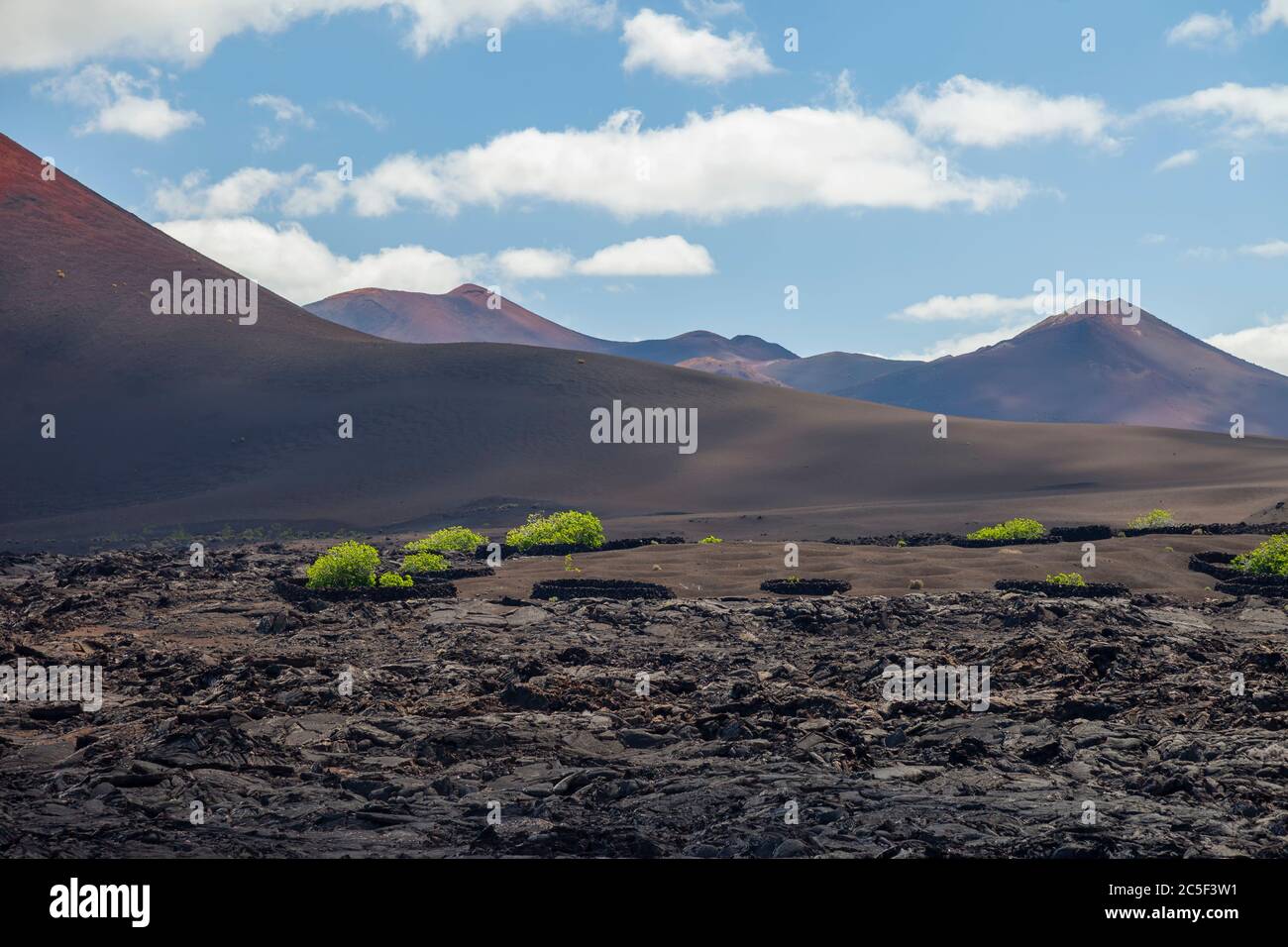 Paesaggio vulcanico dell'isola di Lanzarote, parco nazionale di Timanfaya, Spagna Foto Stock