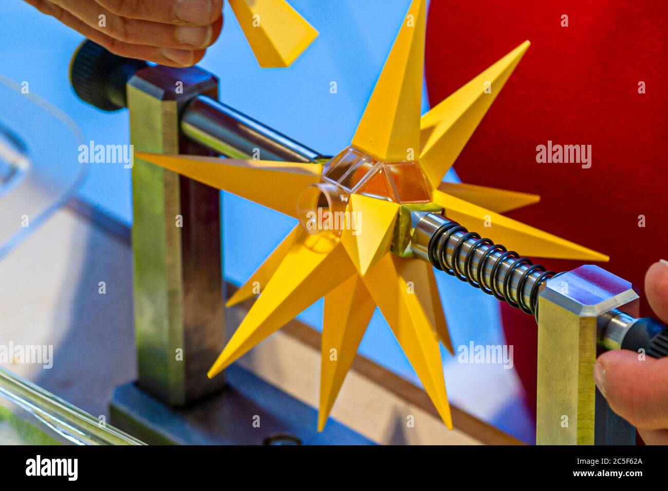 Herrnhut poinsettia fabbrica. Stella Morava (in Germania conosciuta come stelle Herrnhut) fabbrica a Herrnhut, Germania Foto Stock