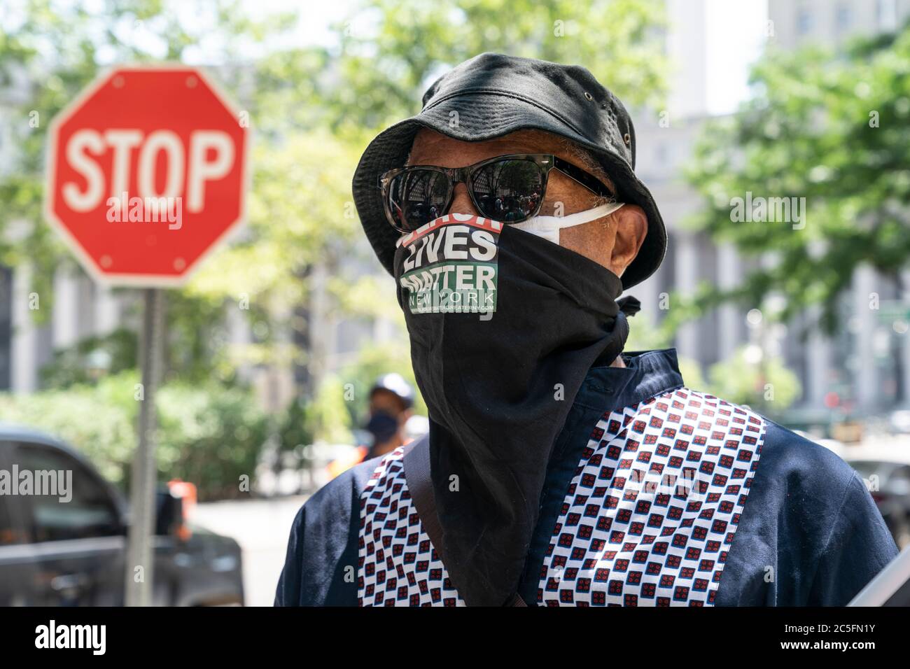 New York, NY - 2 luglio 2020: Il membro dell'assemblea Charles Barron ha organizzato il Rally di riparazione e la Conferenza stampa al Monumento ai sepolcri africani di New York Foto Stock