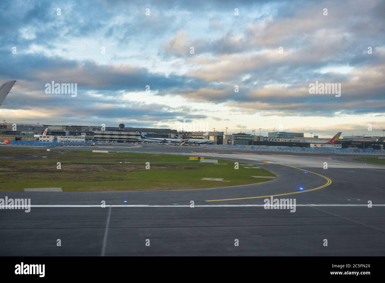 FRANCOFORTE AM MAIN, GERMANIA - CIRCA GENNAIO 2020: Vista dell'aeroporto di Francoforte sul meno. Foto Stock