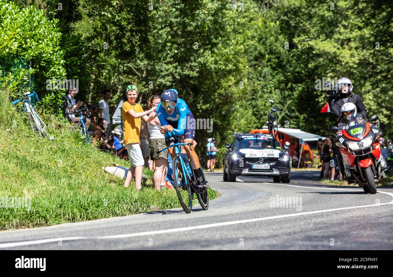 Bosdarros, Francia - 19 luglio 2019: Il ciclista spagnolo Marc Soler del Team Movistar corre durante la tappa 13, prova individuale, di le Tour de Fr Foto Stock