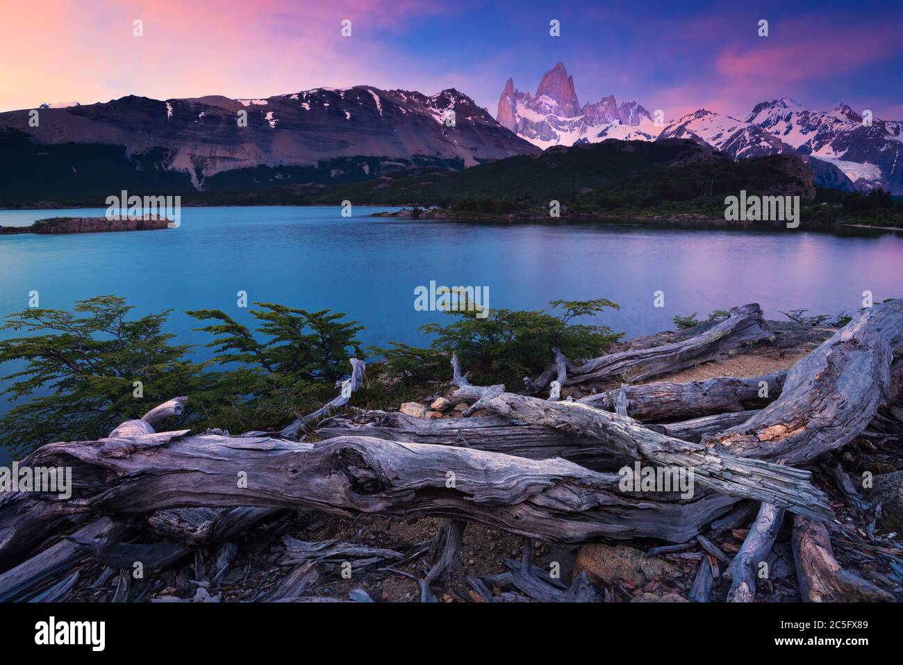 La scena mattutina di Laguna Capri, con il Monte Fitzroy sullo sfondo Foto Stock