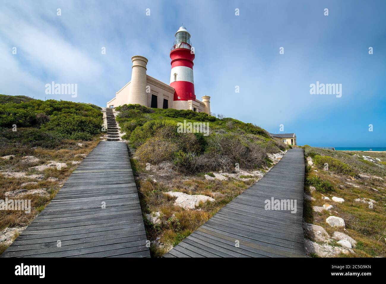 Capo Agulhas, la punta geografica meridionale del continente africano e l'inizio della linea di divisione tra l'Oceano Atlantico e l'Oceano Indiano, Sout Foto Stock