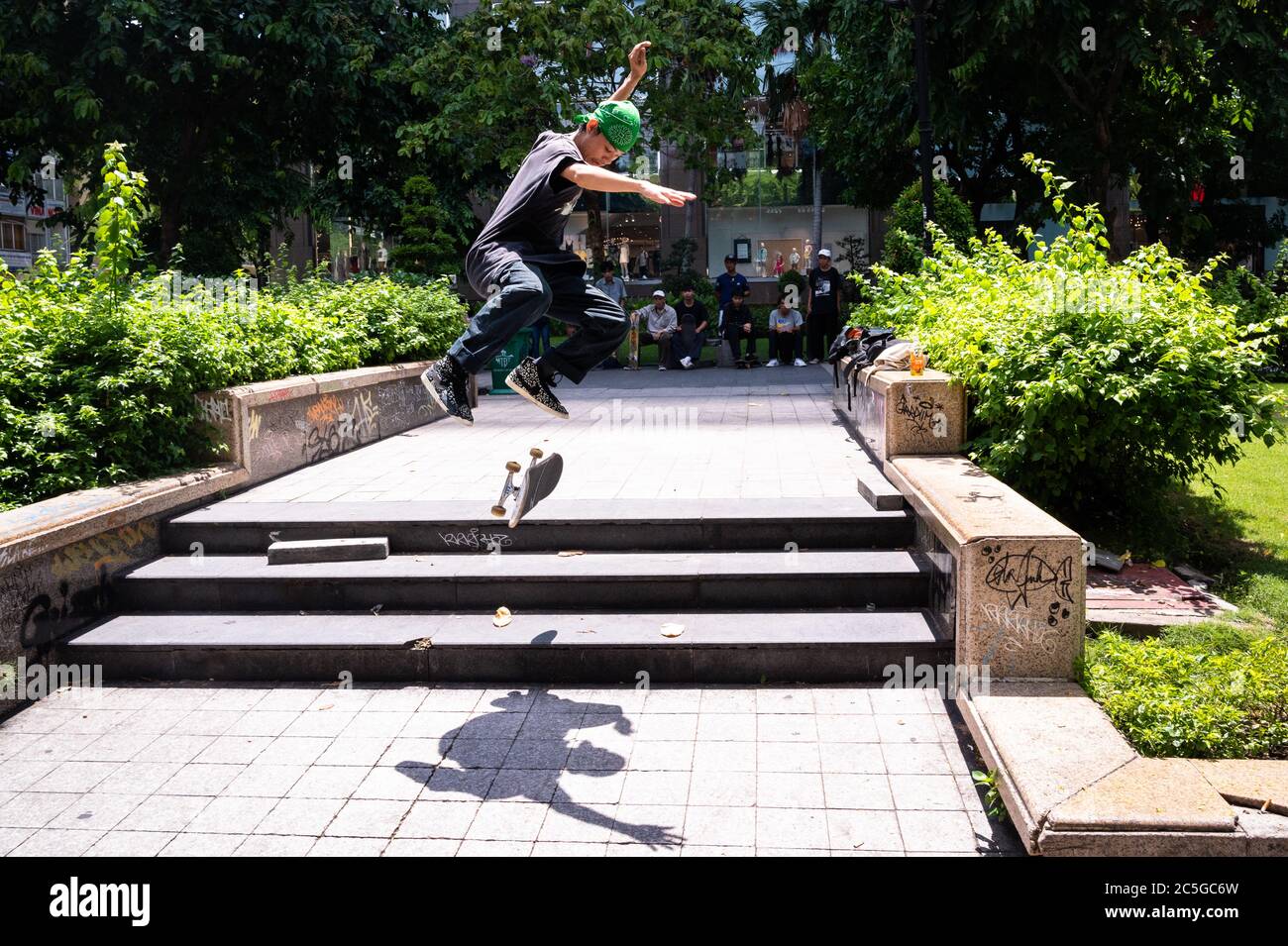 Skate boarders, ho Chi Minh City, Vietnam Foto Stock