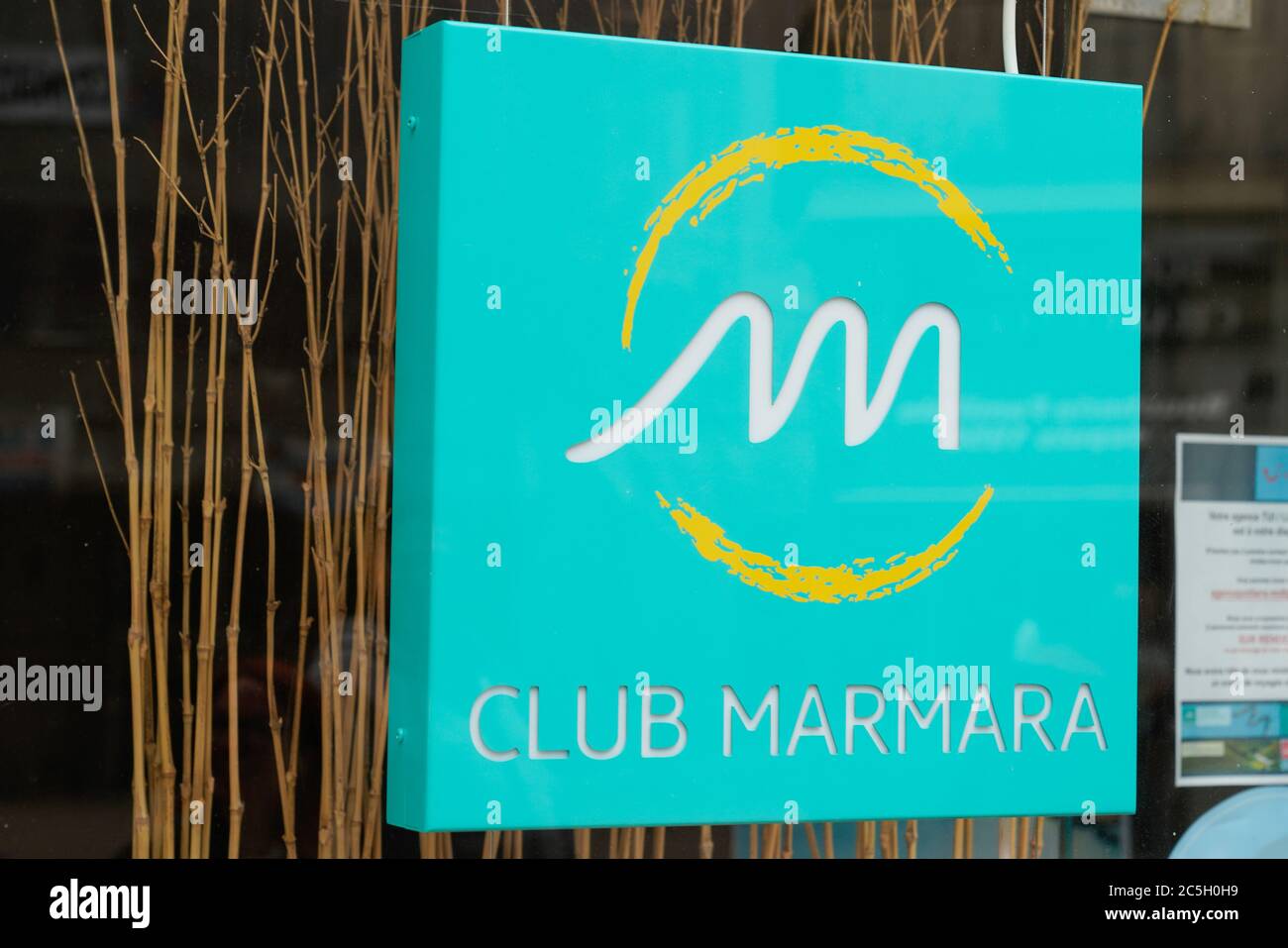 Bordeaux , Aquitaine / Francia - 06 20 2020 : Negozio di logo Club Marmara segno presso l'ufficio di agenzia di viaggi Foto Stock