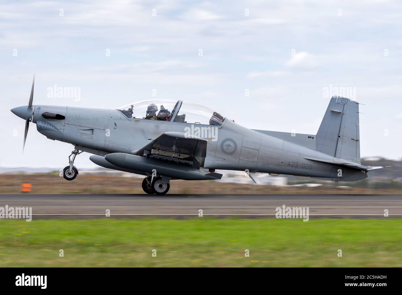 Royal Australian Air Force (RAAF) Pilatus PC-9A Forward Air Control (FAC) Aircraft A23-020 da 4 Squadron con sede a RAAF Williamtown. Foto Stock