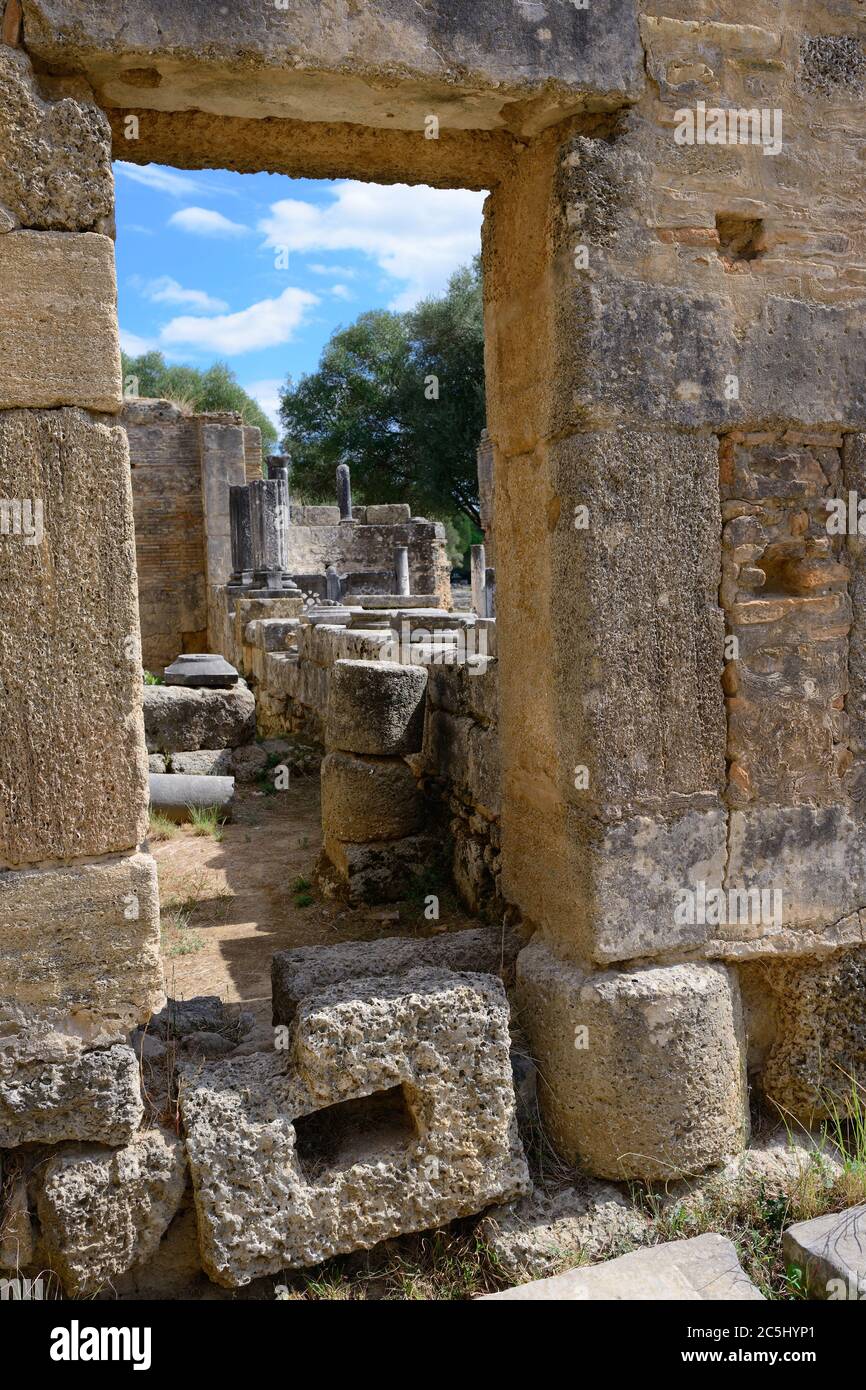 GRECIA, OLYMPIA - 5 OTT: Antiche rovine di bottega di Fedia mostrate il 5 Ott 2013 ad Olympia. Sono state fatte la statua di Zeus, ora patrimonio mondiale dell'UNESCO Foto Stock