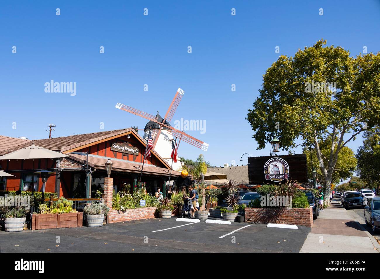 La compagnia di produzione Solvang Brewing, la comunità danese di Solvang, Ynez Valley, California, Stati Uniti d'America Foto Stock