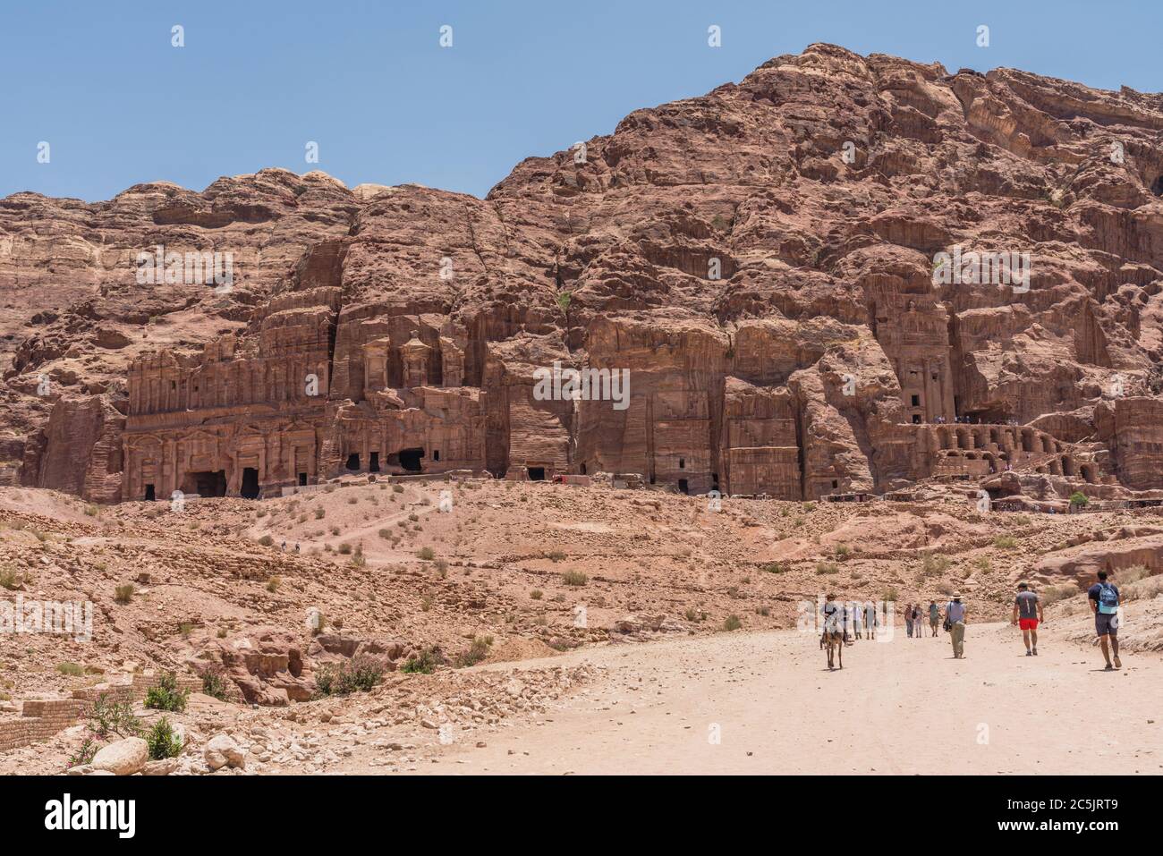 Giordania, Petra, le Tombe reali nelle rovine della città nabataea di Petra nel Parco Archeologico di Petra è un Parco Nazionale Giordano e un sito Patrimonio dell'Umanità dell'UNESCO. Foto Stock