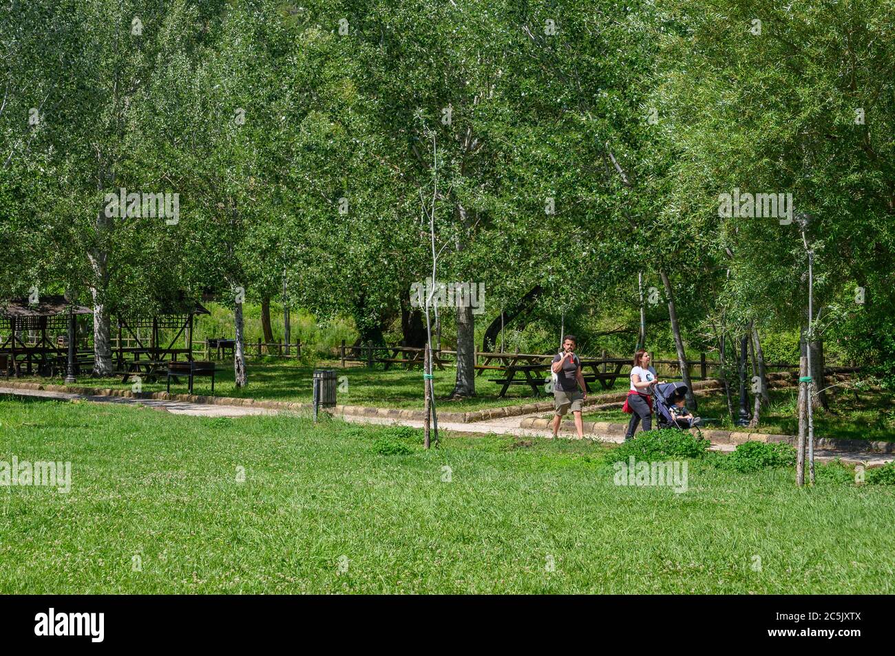 Il Parco del Grassano di Benevento è un bel parco ricco di alberi e di acqua ricca di zolfo. Foto Stock