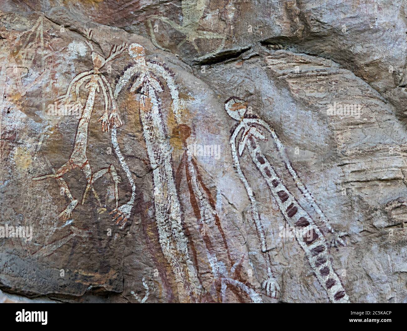 Nanguluwurr, Australia - 13 Marzo 2020: Antica arte rupestre aborigena australiana a Nanguluwurr. Foto Stock