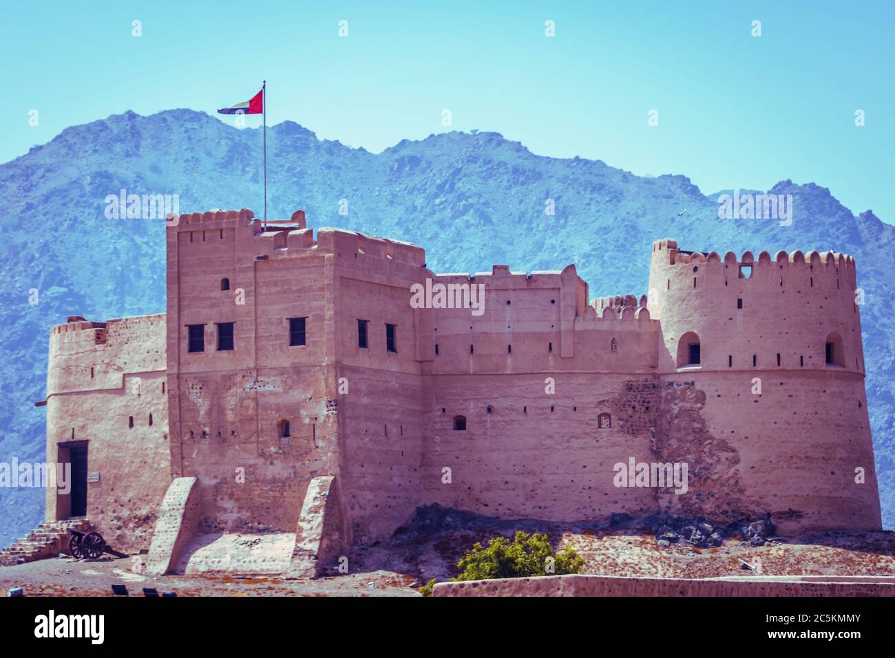 Fujairah Fort è un forte nella città di Fujairah Emirati Arabi Uniti UAE storico punto di riferimento 16 ° secolo Castello più antico Foto Stock