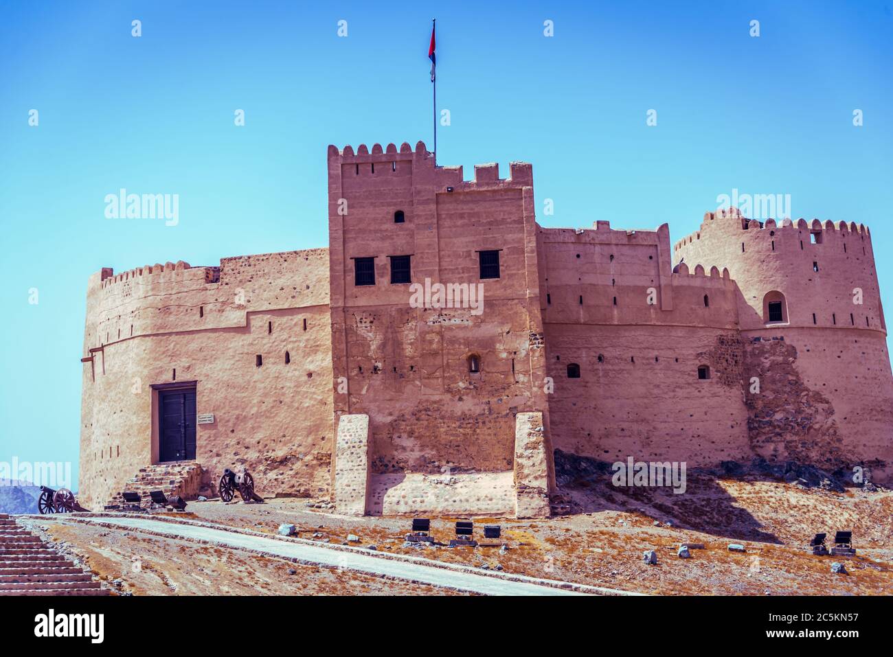 Fujairah Fort è un forte nella città di Fujairah Emirati Arabi Uniti UAE storico punto di riferimento 16 ° secolo Castello più antico Foto Stock