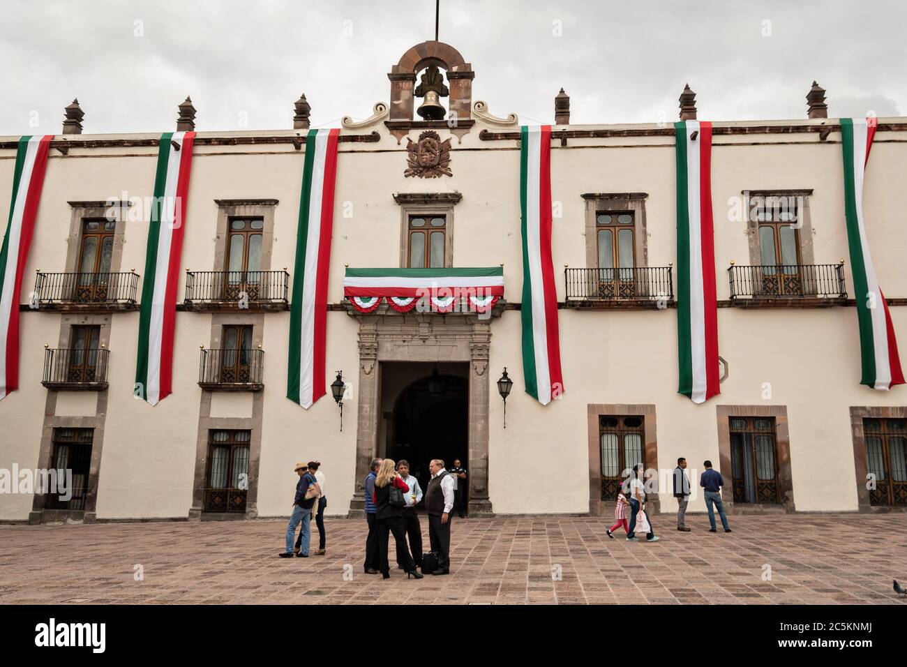 Il palazzo del governo o Casa de la Corregidora lungo la Plaza de Armas nella vecchia sezione coloniale di Santiago de Queretaro, Stato Queretaro, Messico. Foto Stock