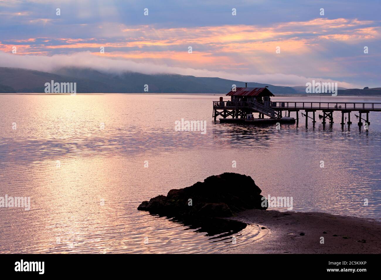 Molo di Nick's Cove a Tomales Bay, California, Stati Uniti Foto Stock